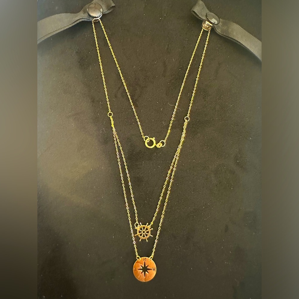 10KT yellow gold Compass necklace